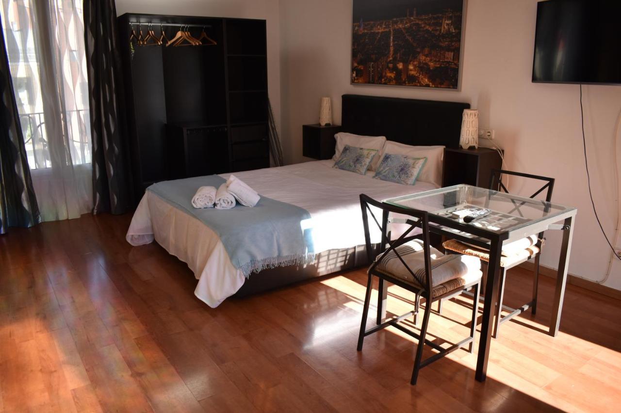 อปาร์ตาเมนโตส บาร์เซโลนา - อิเบเรีย Apartment ภายนอก รูปภาพ
